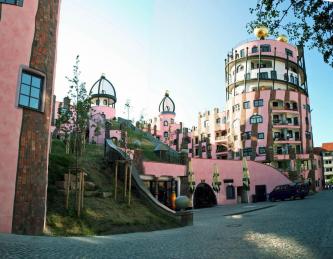De Groene Citadel van Hundertwasser in Maagdenburg