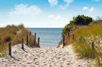 De stranden aan de  Oostzee van Schleswig-Holstein zijn ideaal voor een vakantie met kinderen in Duitsland.