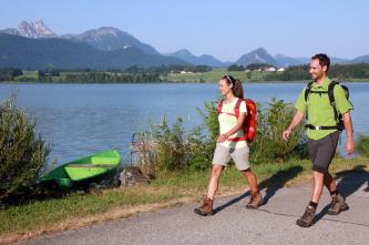 Wandelen rondom het meer Hopfensee bij Füssen