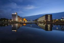 De binnenhaven van Duisburg is de grootste ter wereld. 