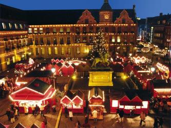 De kerstmarkt in Düsseldorf is bijzonder sfeervol en gezellig. 